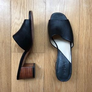 Nisolo Elizabeth Slide